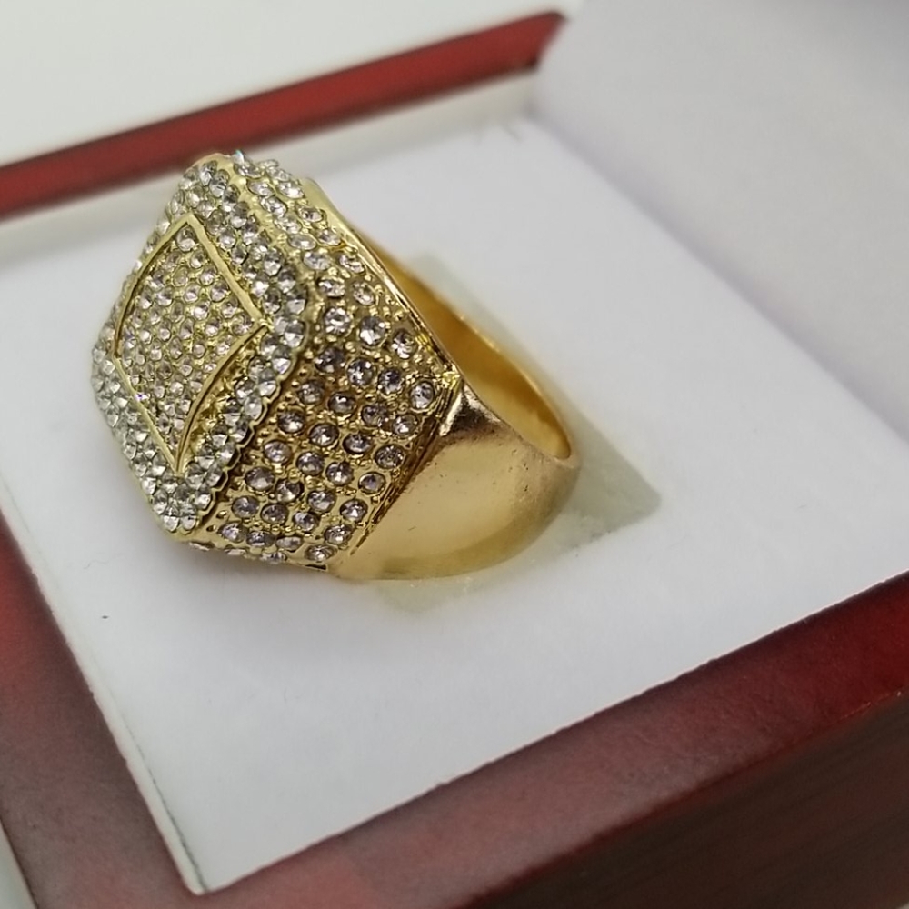 Mans Ring - Picture 4 of 4